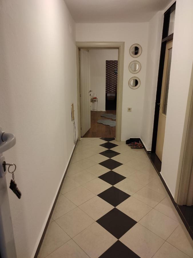 V&J Apartments 포드고리차 외부 사진