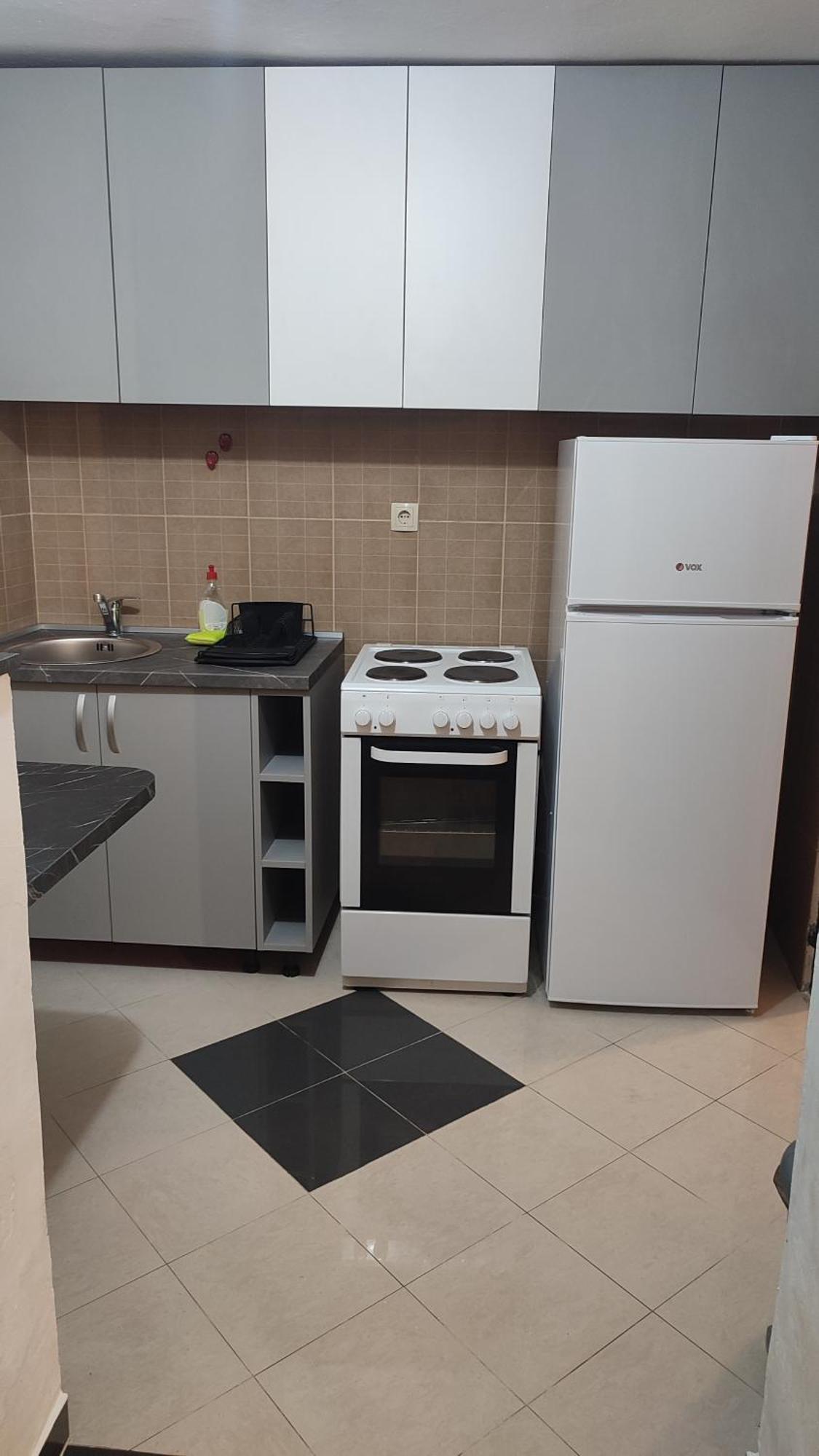 V&J Apartments 포드고리차 외부 사진