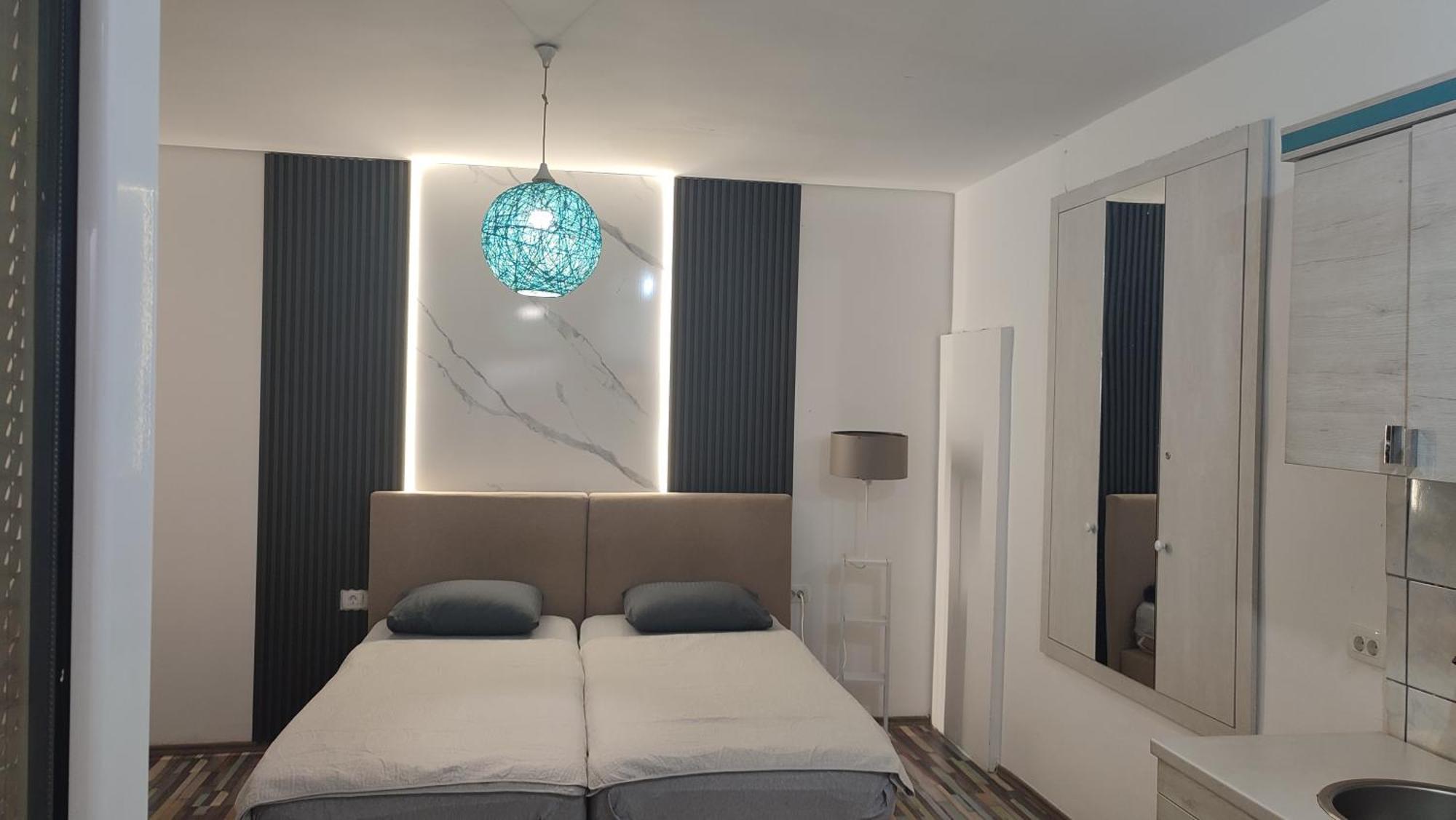 V&J Apartments 포드고리차 외부 사진